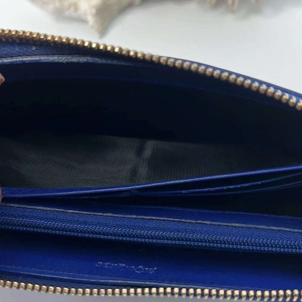 Saint Laurent Belle de Jour blue Patent leather YSL monogram continental wallet - Picture 6 of 8